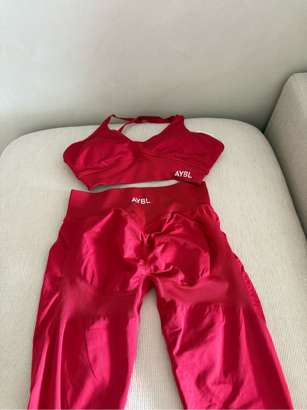 AYBL Crimson Seamless High-Waist Leggings M with Matching Sports Bra S